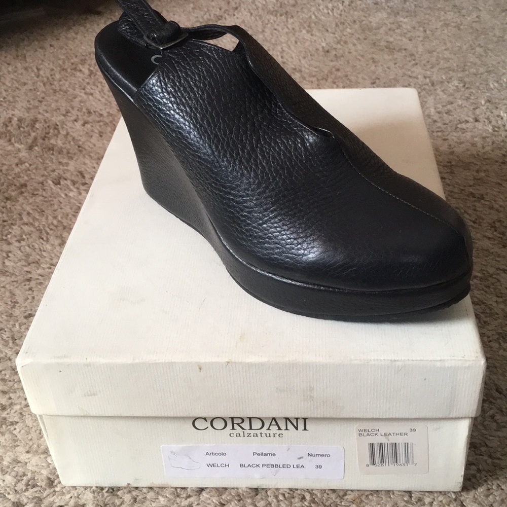 CORDANI WELCH LEATHER WEDGE BLACK SZ 8.5/39🍒